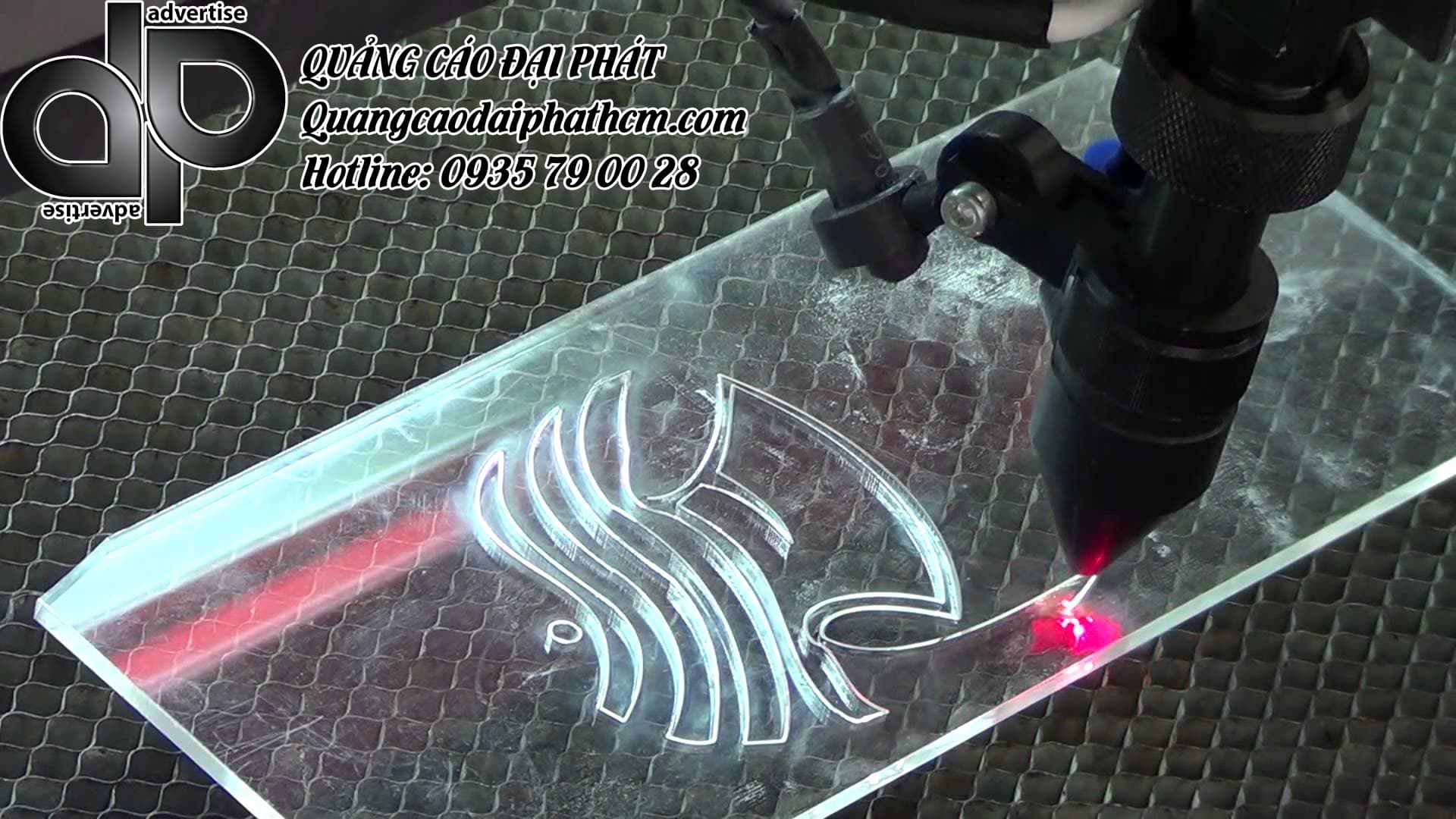 cắt laser mica